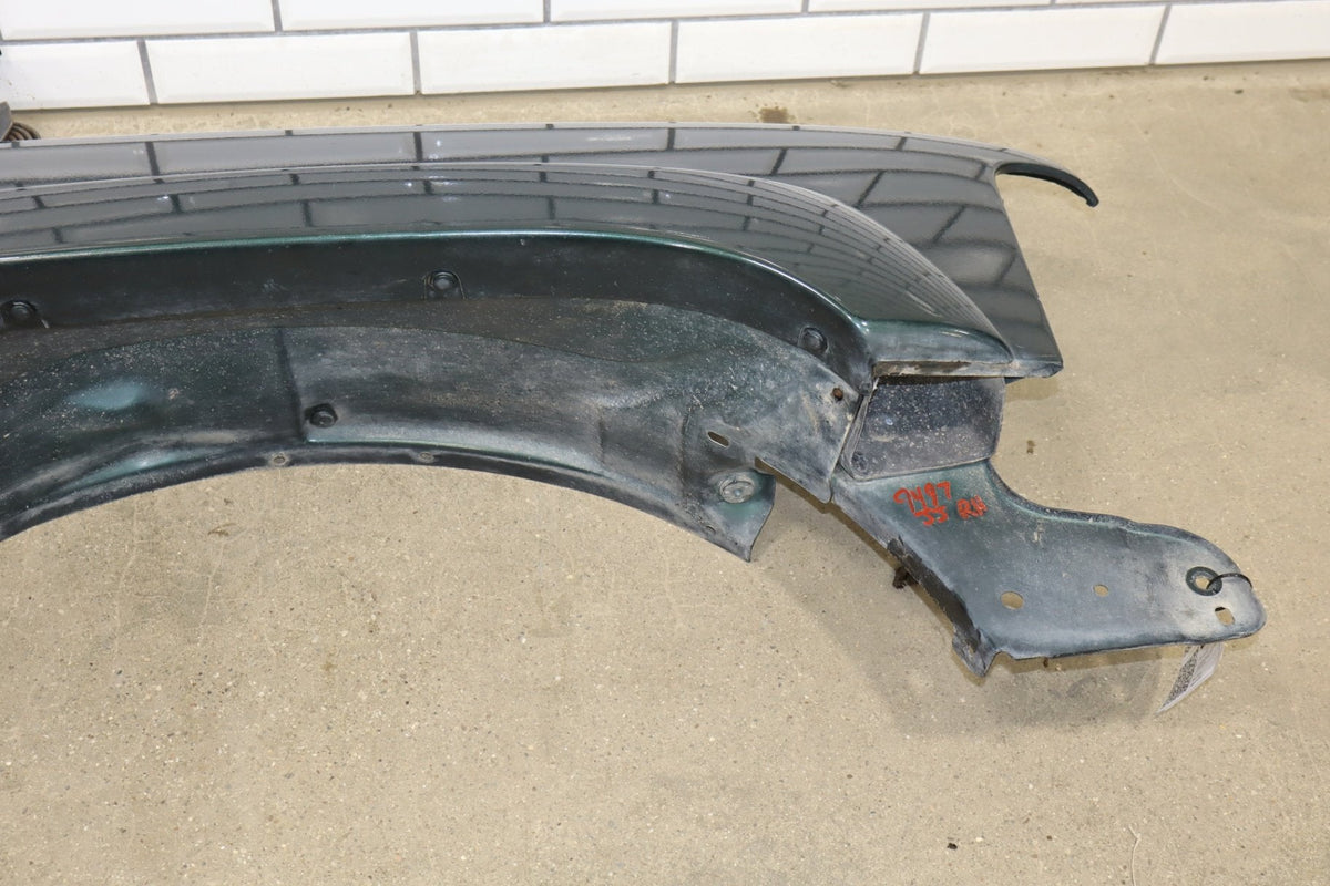 99-02 Chevy Silverado 99-06 Suburban Tahoe Right RH Fender Forest Green 47