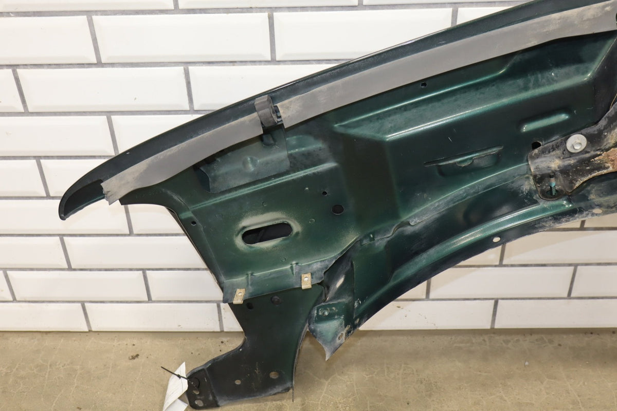 99-02 Chevy Silverado 99-06 Suburban Tahoe Right RH Fender Forest Green 47