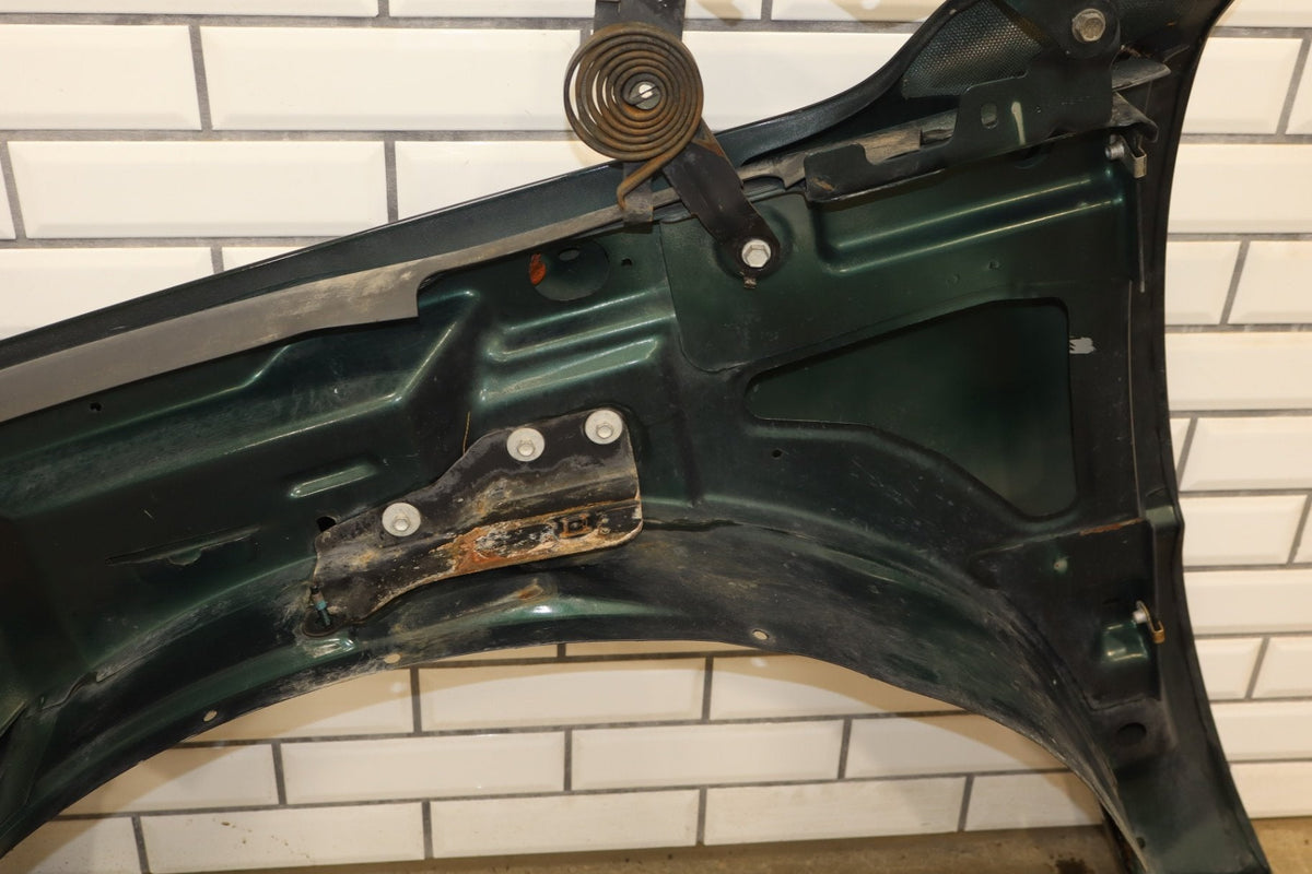 99-02 Chevy Silverado 99-06 Suburban Tahoe Right RH Fender Forest Green 47