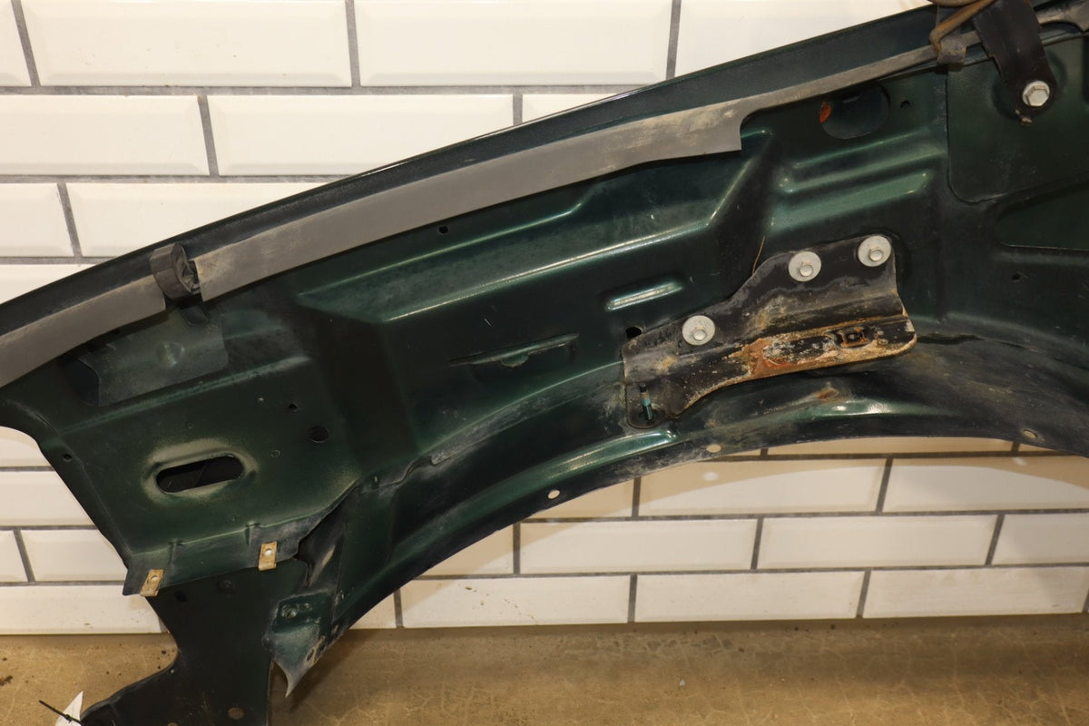 99-02 Chevy Silverado 99-06 Suburban Tahoe Right RH Fender Forest Green 47