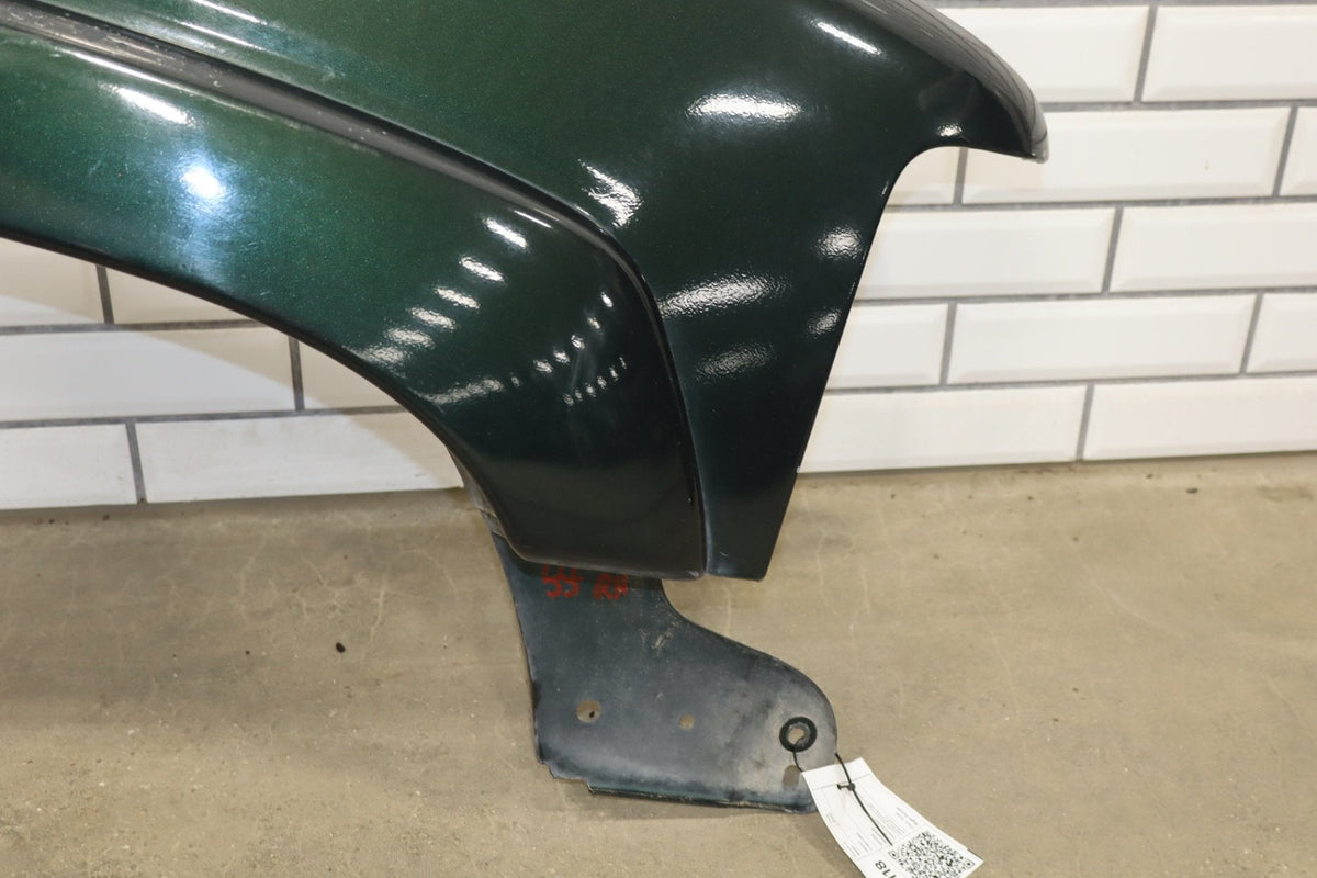 99-02 Chevy Silverado 99-06 Suburban Tahoe Right RH Fender Forest Green 47