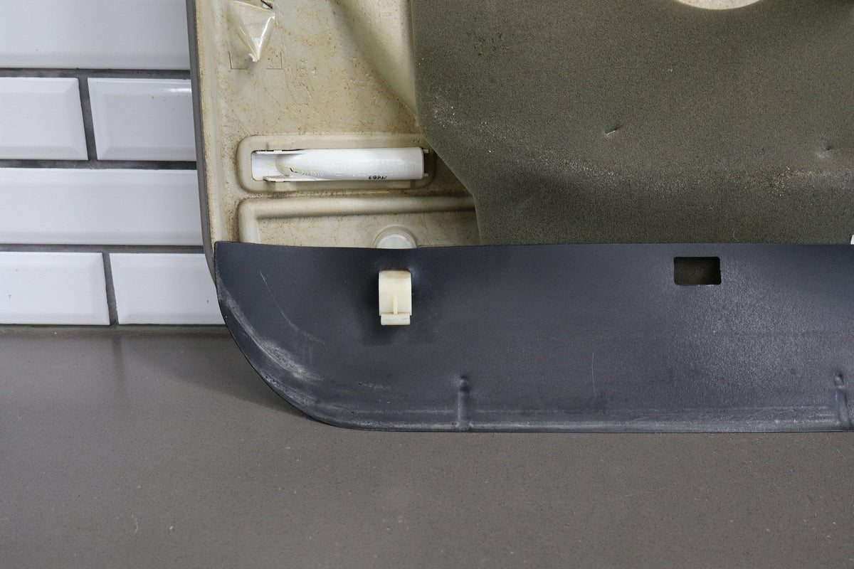 99-02 Chevy Silverado Right Front Door Panel Medium Gray 922