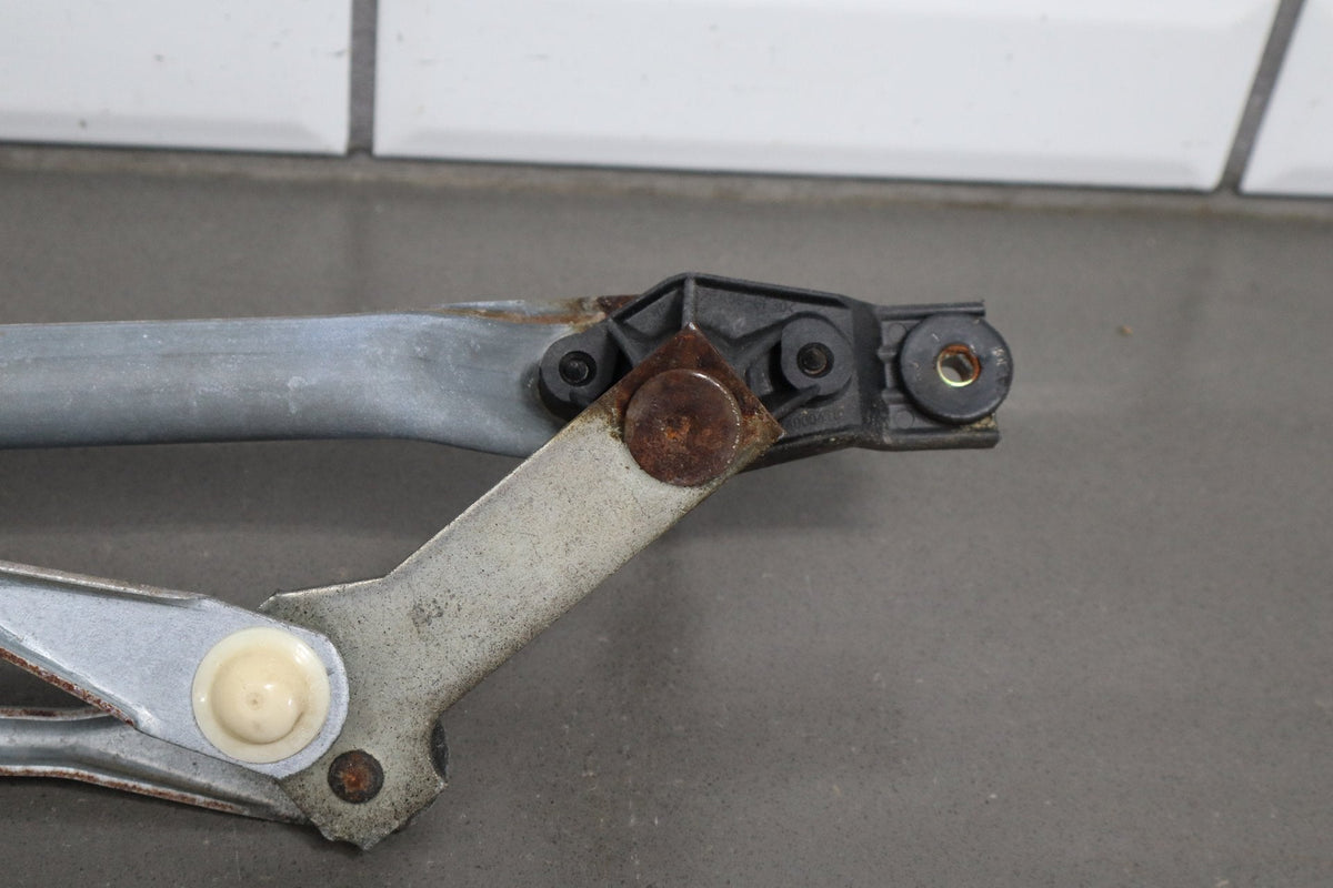 99-02 Chevy Silverado Sierra Front Wiper Motor 12494772