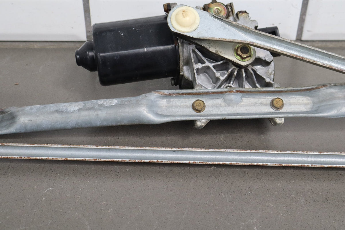 99-02 Chevy Silverado Sierra Front Wiper Motor 12494772