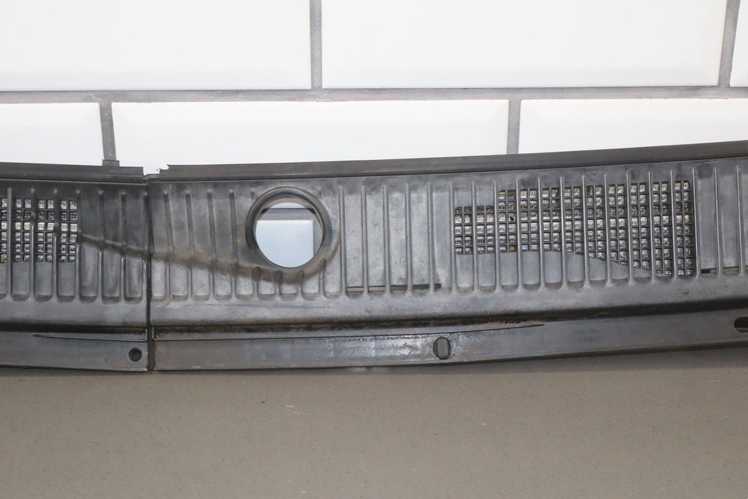 99 - 02 Toyota Land Cruiser 2 Pc OEM Center Cowl Vent Panel