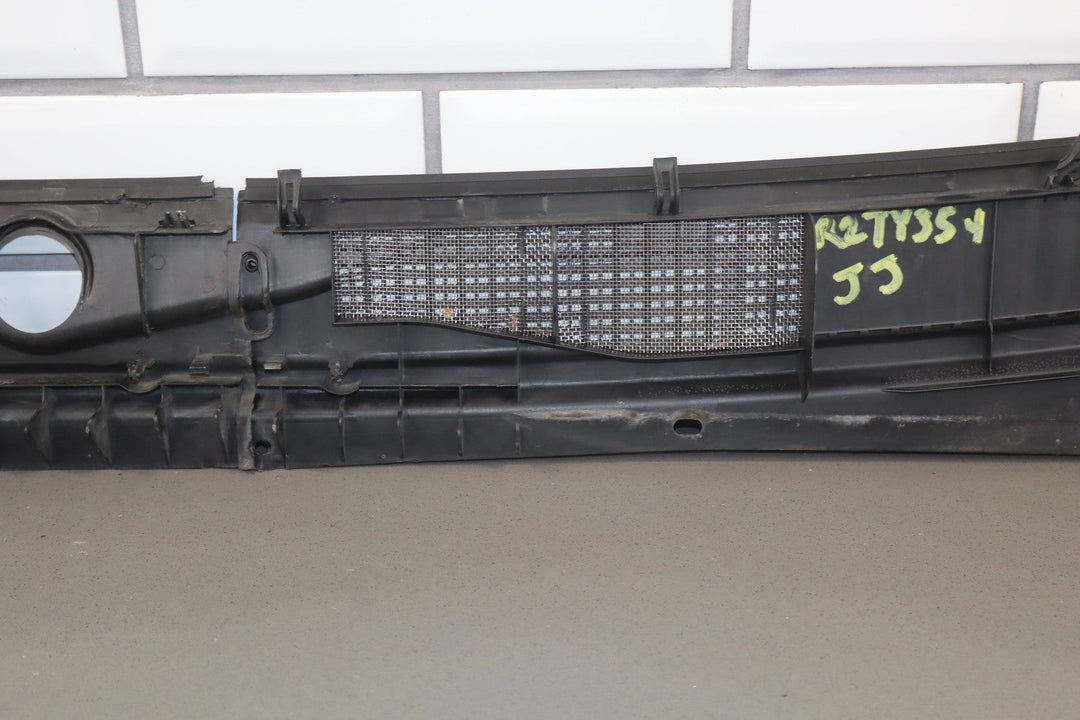 99 - 02 Toyota Land Cruiser 2 Pc OEM Center Cowl Vent Panel