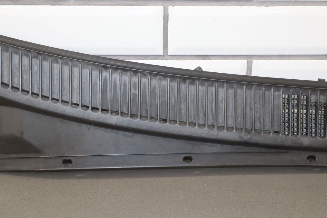 99 - 02 Toyota Land Cruiser 2 Pc OEM Center Cowl Vent Panel