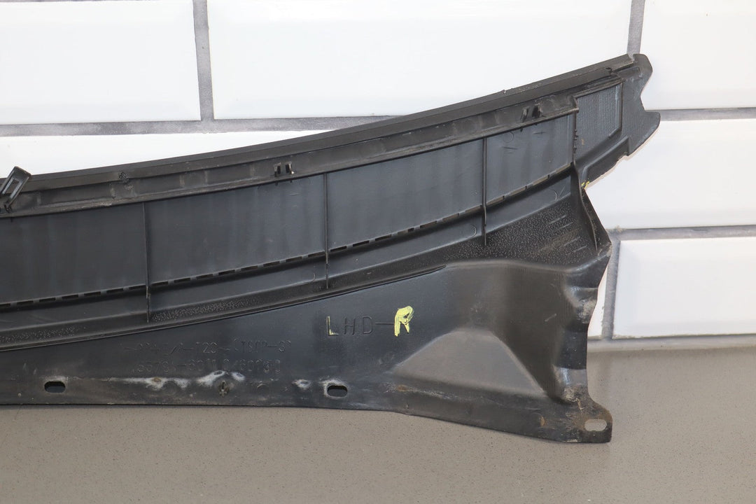 99 - 02 Toyota Land Cruiser 2 Pc OEM Center Cowl Vent Panel