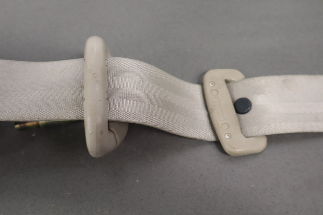 99 - 02 Toyota Land Cruiser / LX470 3rd Row Right Passenger Seatbelt Retractor