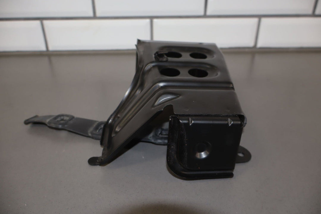 99 - 02 Toyota Land Cruiser / LX470 Emergency Bottle Jack W/Bracket