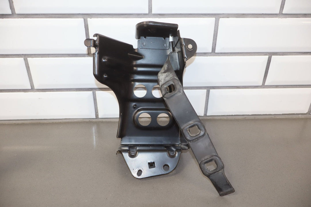 99 - 02 Toyota Land Cruiser / LX470 Emergency Bottle Jack W/Bracket