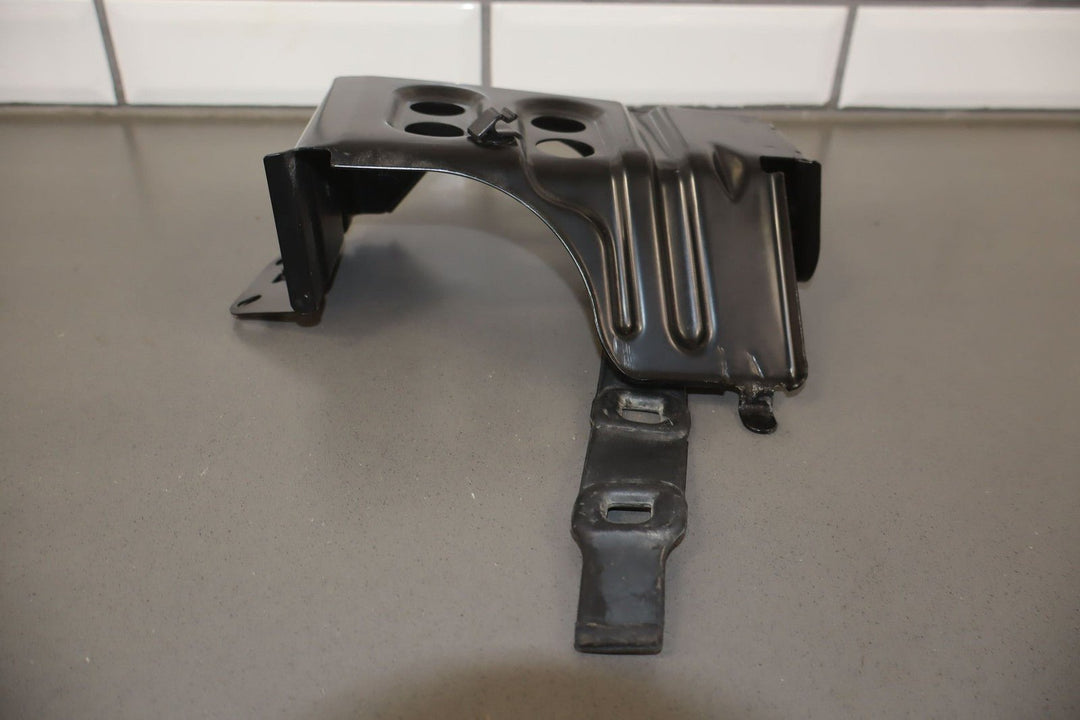 99 - 02 Toyota Land Cruiser / LX470 Emergency Bottle Jack W/Bracket