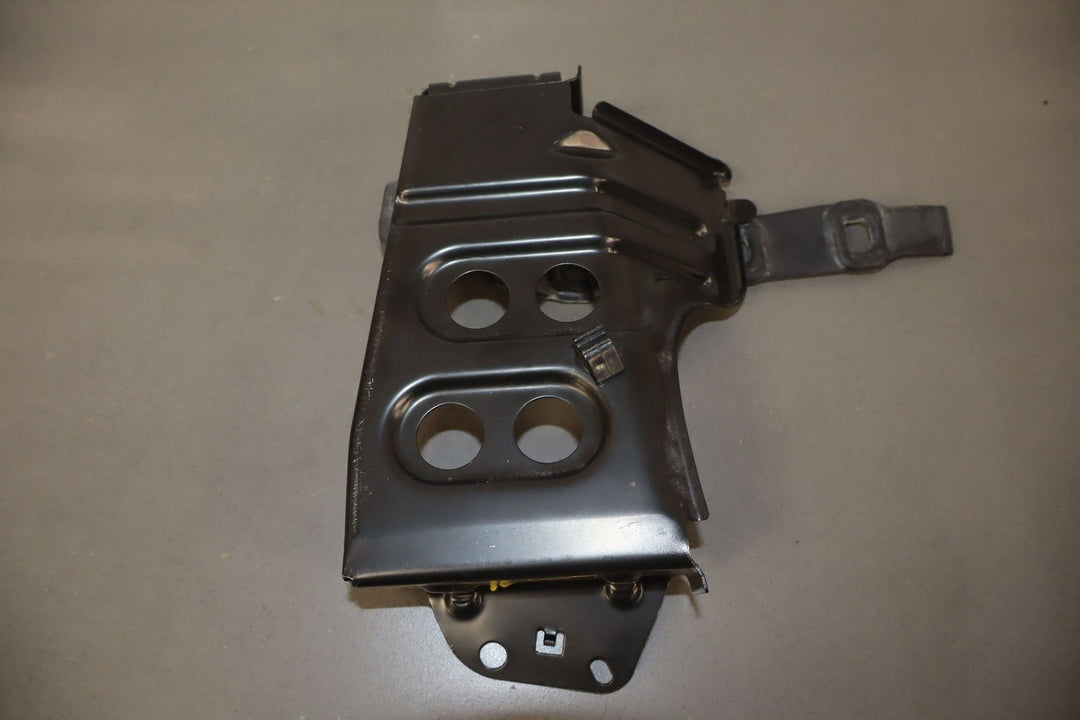 99 - 02 Toyota Land Cruiser / LX470 Emergency Bottle Jack W/Bracket