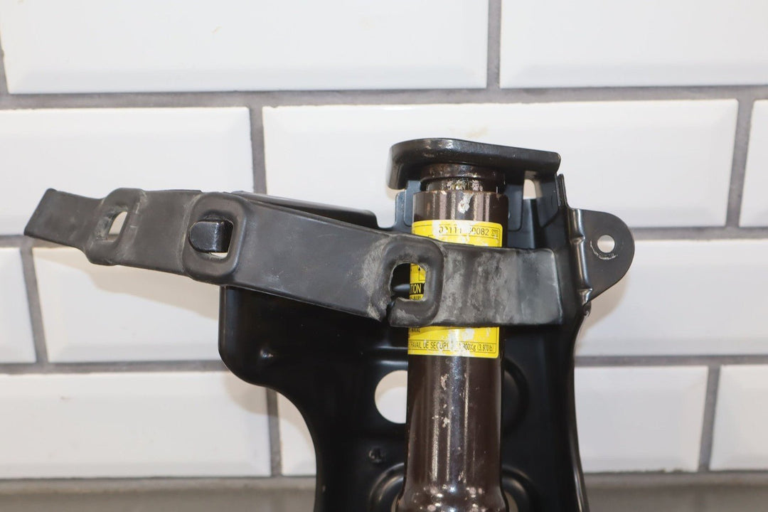 99 - 02 Toyota Land Cruiser / LX470 Emergency Bottle Jack W/Bracket