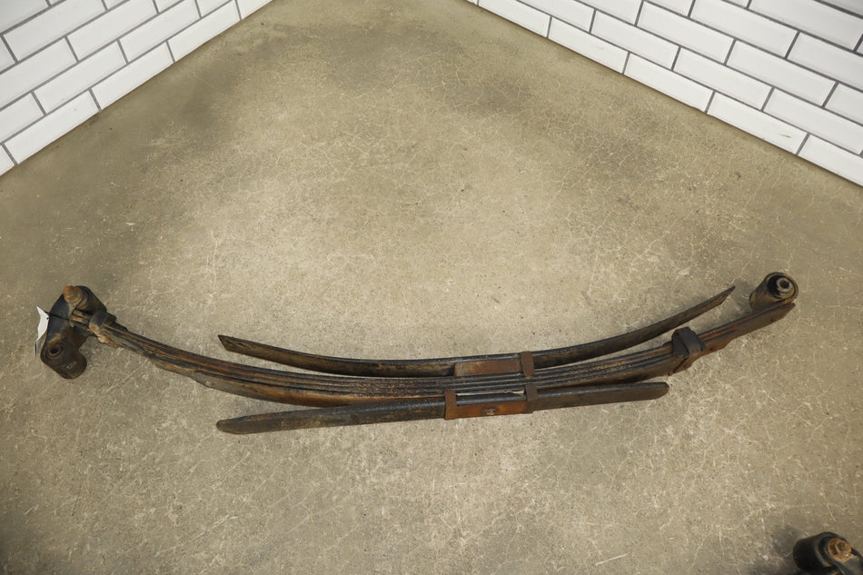 99-03 Ford F250 Super Duty Pair Rear Leaf Springs 5 Leaf OEM