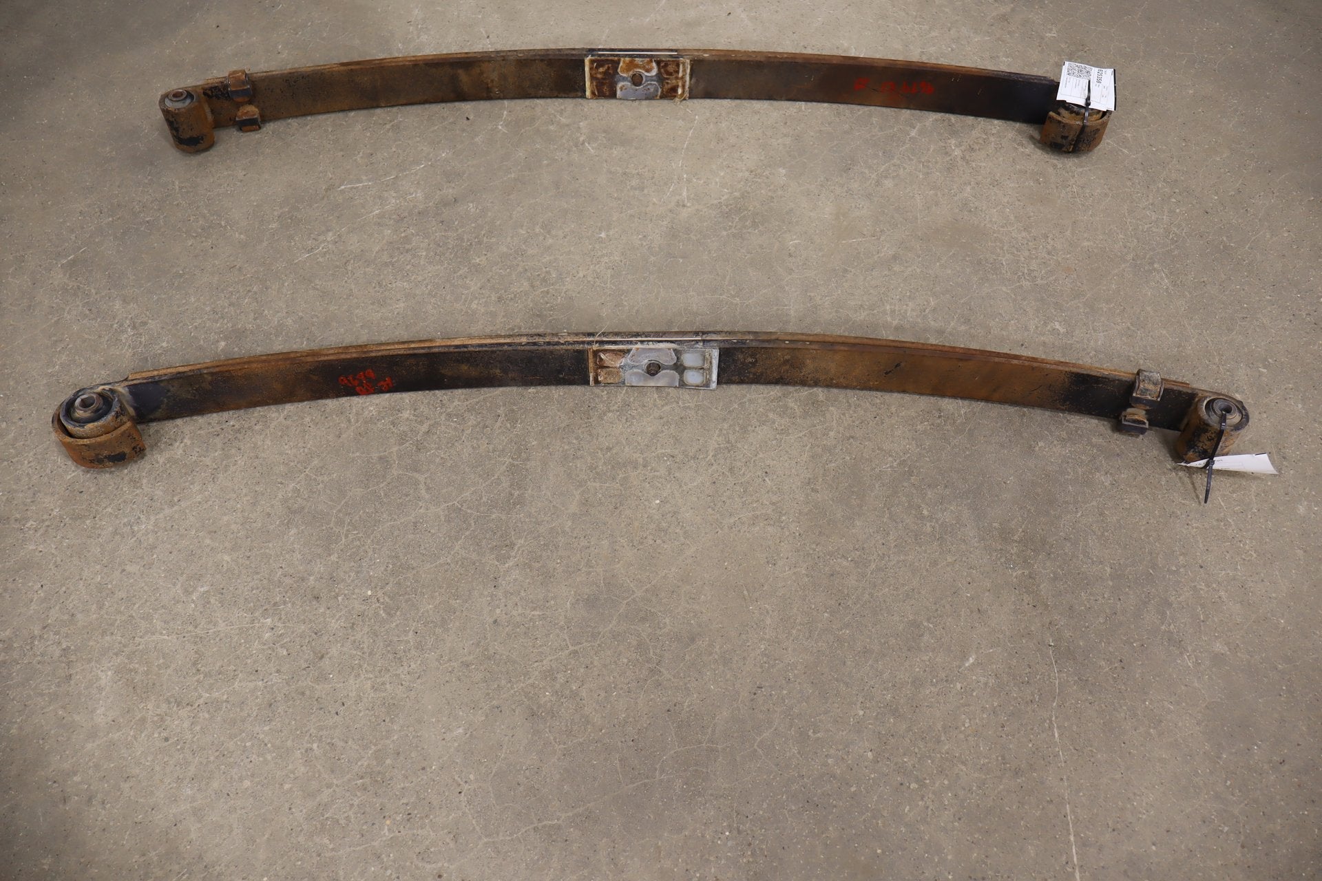99-04 Ford F250 F350 4WD Front Leaf Spring Pair OEM Southern