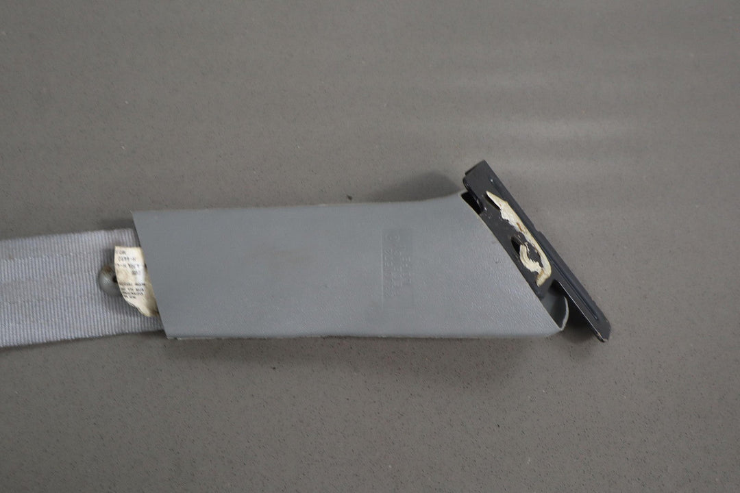 99 - 04 Ford F250 F350 Crew Cab Right Rear Seat Belt Retractor Flint 3E