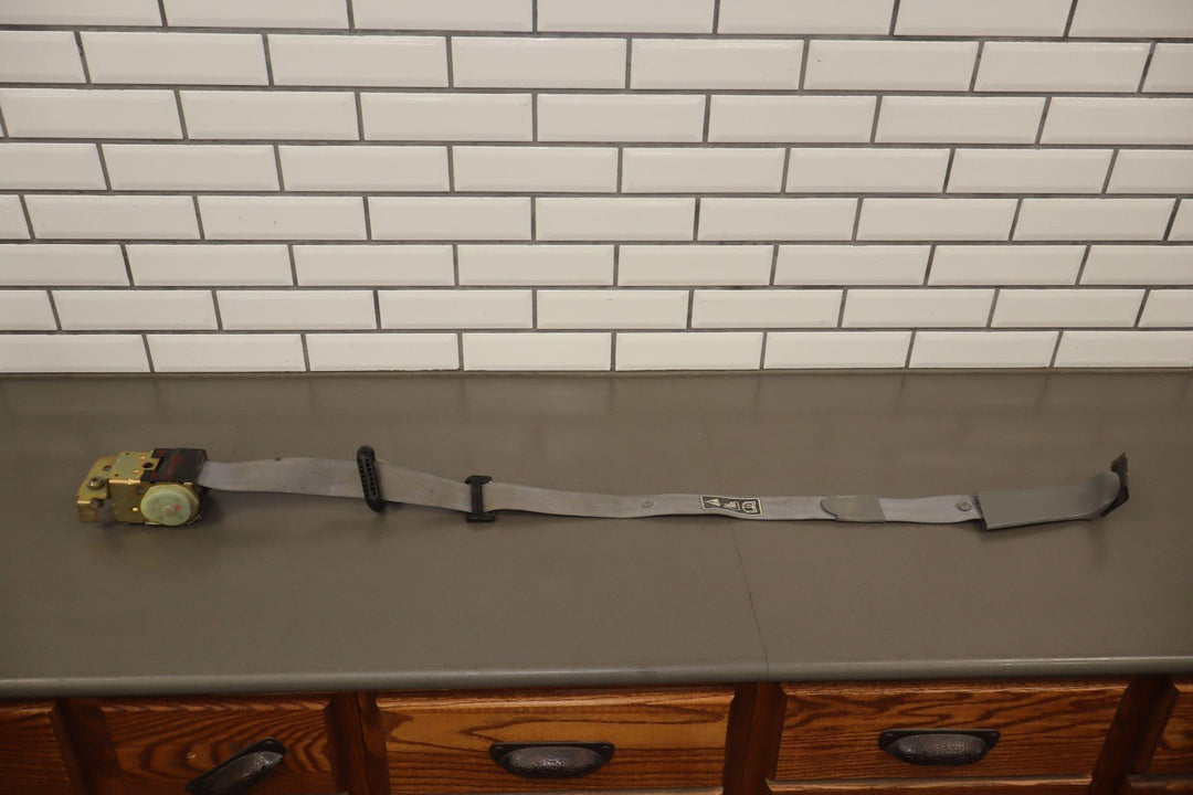 99 - 04 Ford F250 F350 Crew Cab Right Rear Seat Belt Retractor Flint 3E