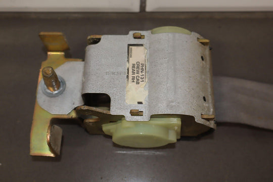 99 - 04 Ford F250 F350 Crew Cab Right Rear Seat Belt Retractor Flint 3E