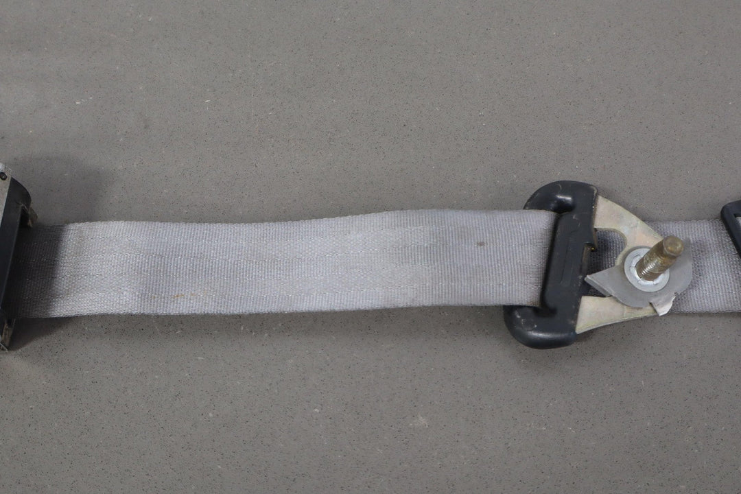 99 - 04 Ford F250 F350 Crew Cab Right Rear Seat Belt Retractor Flint 3E