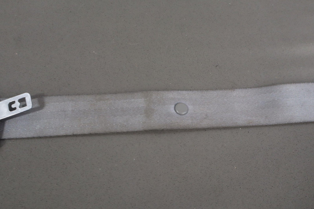 99 - 04 Ford F250 F350 Crew Cab Right Rear Seat Belt Retractor Flint 3E