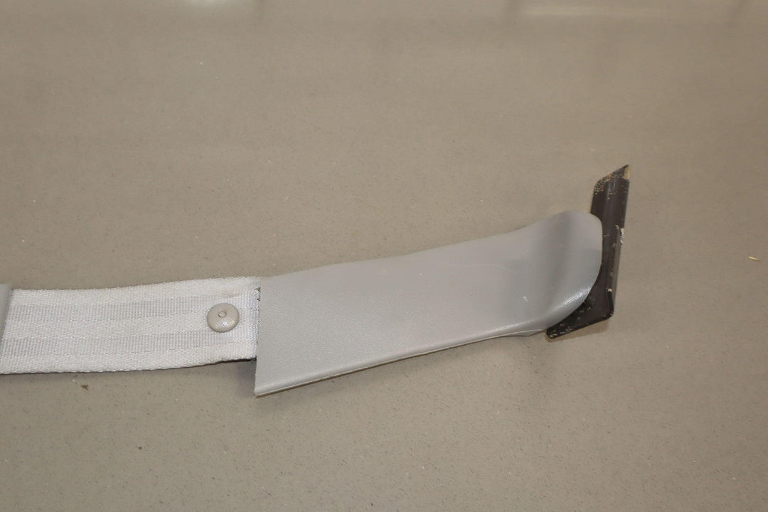 99 - 04 Ford F250 F350 Crew Cab Right Rear Seat Belt Retractor Flint 3E