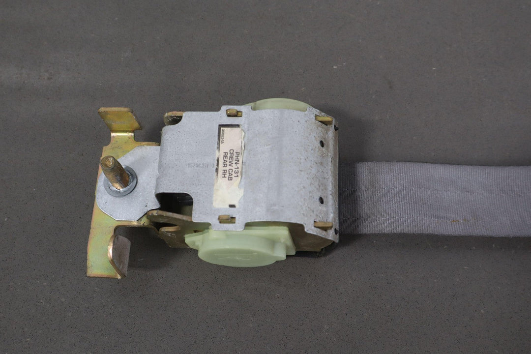 99 - 04 Ford F250 F350 Crew Cab Right Rear Seat Belt Retractor Flint 3E