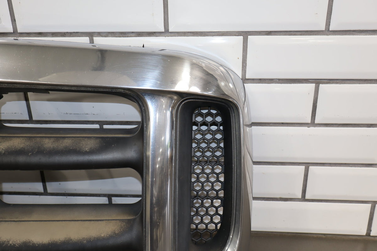 99-04 Ford F250 F350 Super Duty Chrome Grille 1C3Z8200BAA OEM