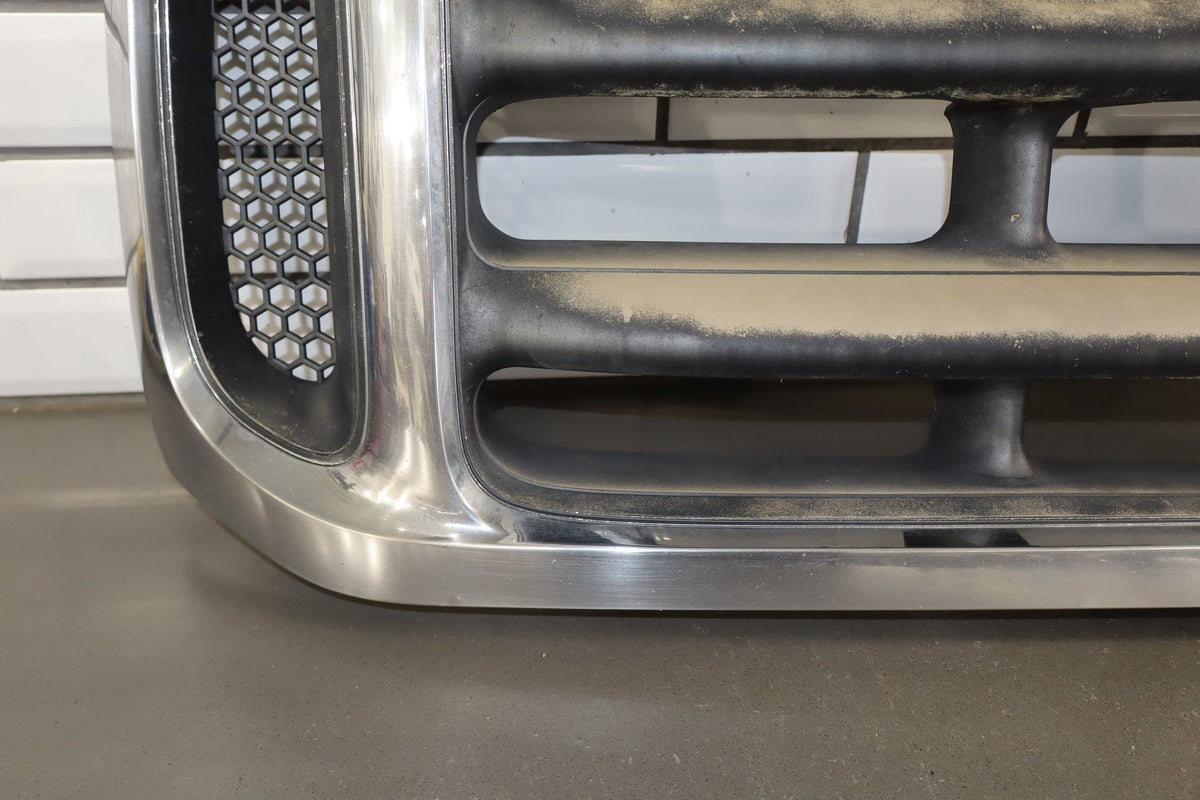 99-04 Ford F250 F350 Super Duty Chrome Grille 1C3Z8200BAA OEM