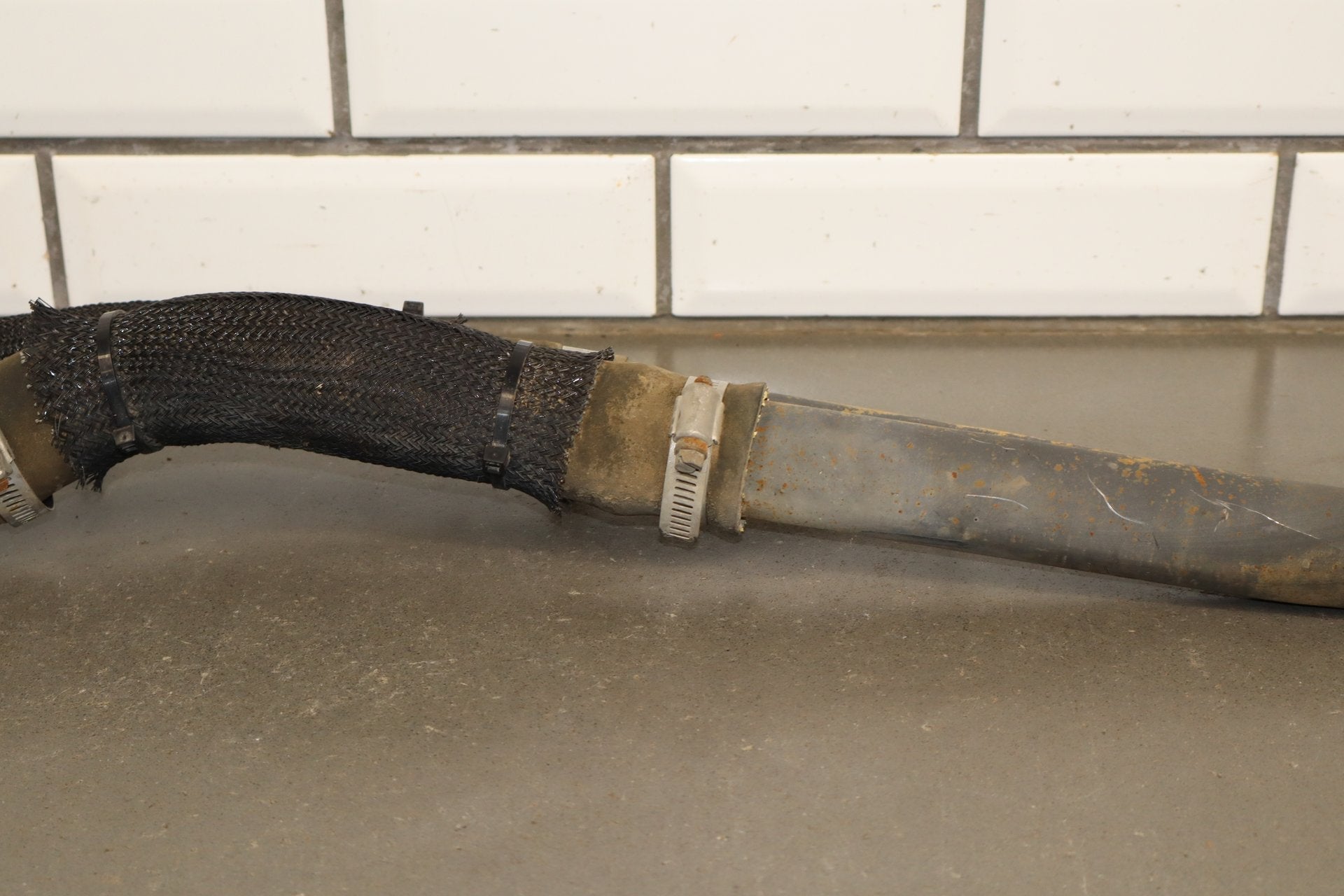 99-04 Ford F250 F350 Super Duty Diesel Fuel Filler Neck OEM