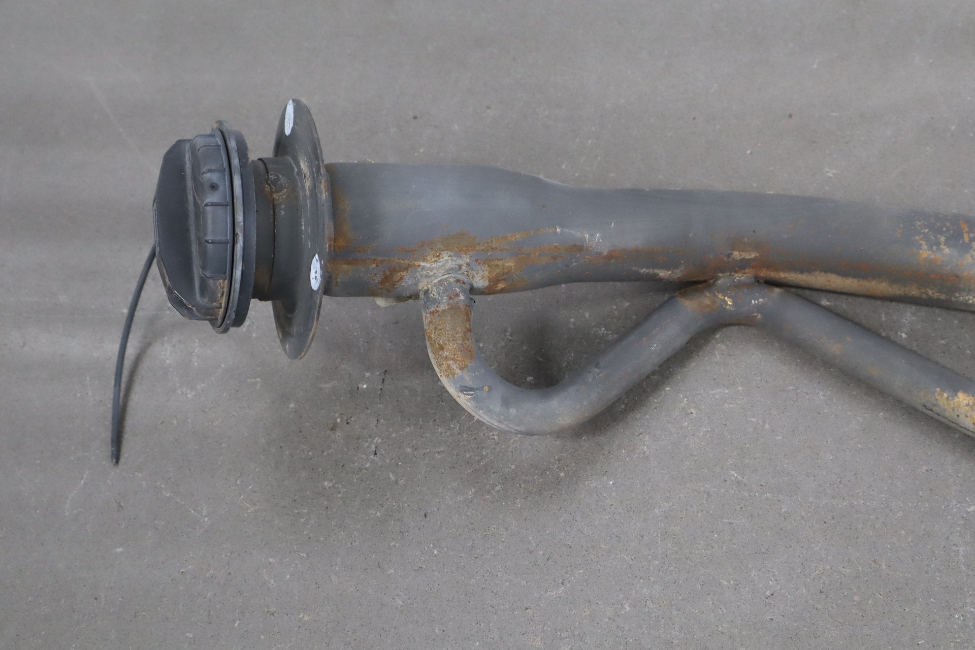 99-04 Ford F250 F350 Super Duty Diesel Fuel Filler Neck OEM