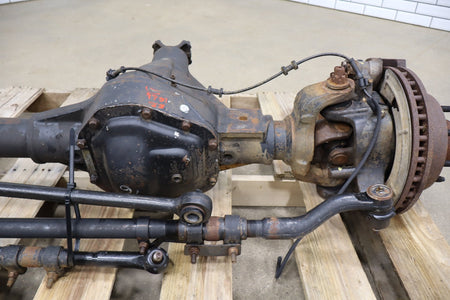 99-04 Ford F250 F350 Super Duty Front Axle 3.73 SRW 4x4 OEM