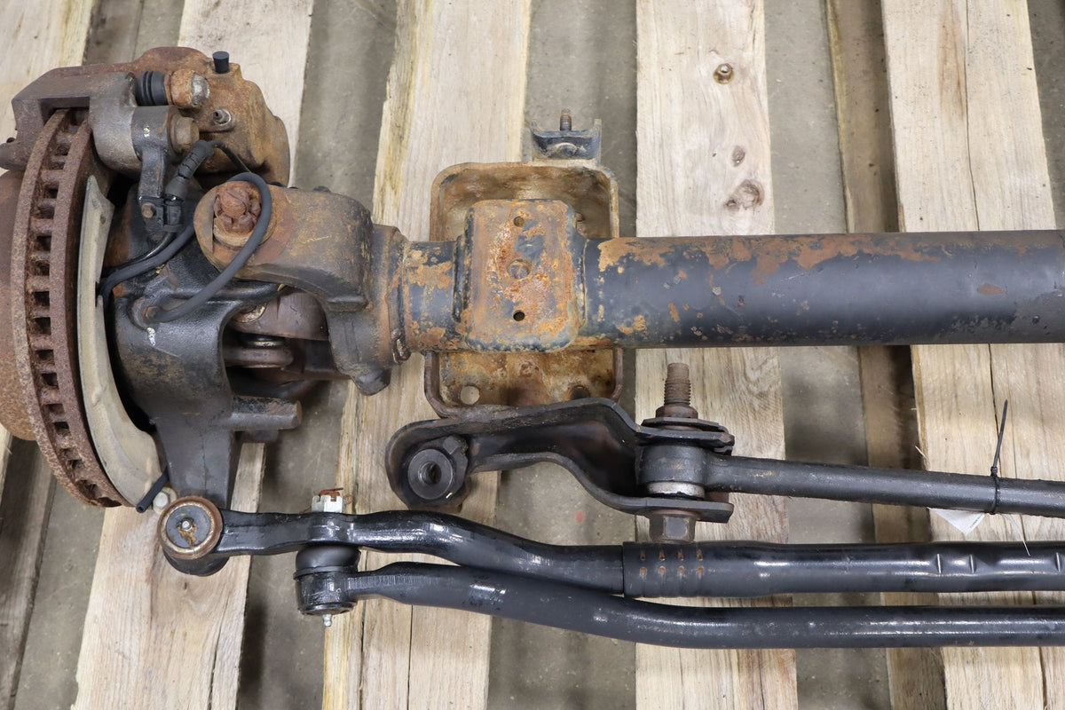99-04 Ford F250 F350 Super Duty Front Axle 3.73 SRW 4x4 OEM