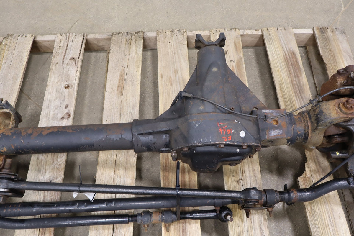 99-04 Ford F250 F350 Super Duty Front Axle 3.73 SRW 4x4 OEM