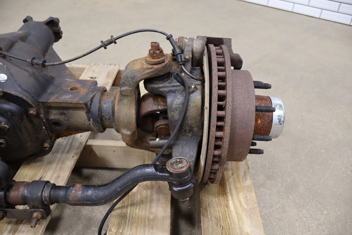 99-04 Ford F250 F350 Super Duty Front Axle 3.73 SRW 4x4 OEM