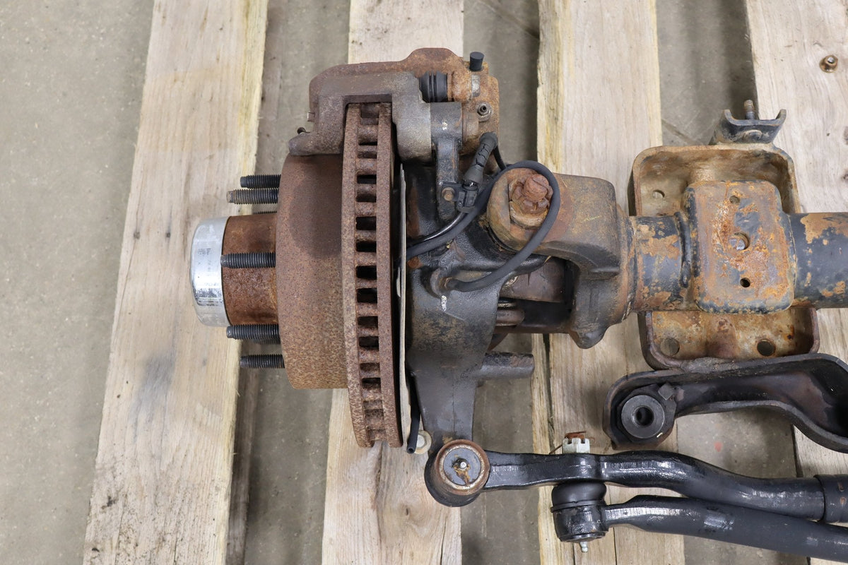 99-04 Ford F250 F350 Super Duty Front Axle 3.73 SRW 4x4 OEM