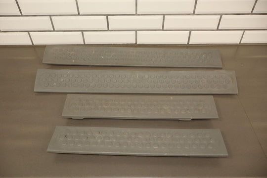 99 - 04 Ford F350 F250 Crew Cab Sill Plate Set (4) Medium Flint 3E