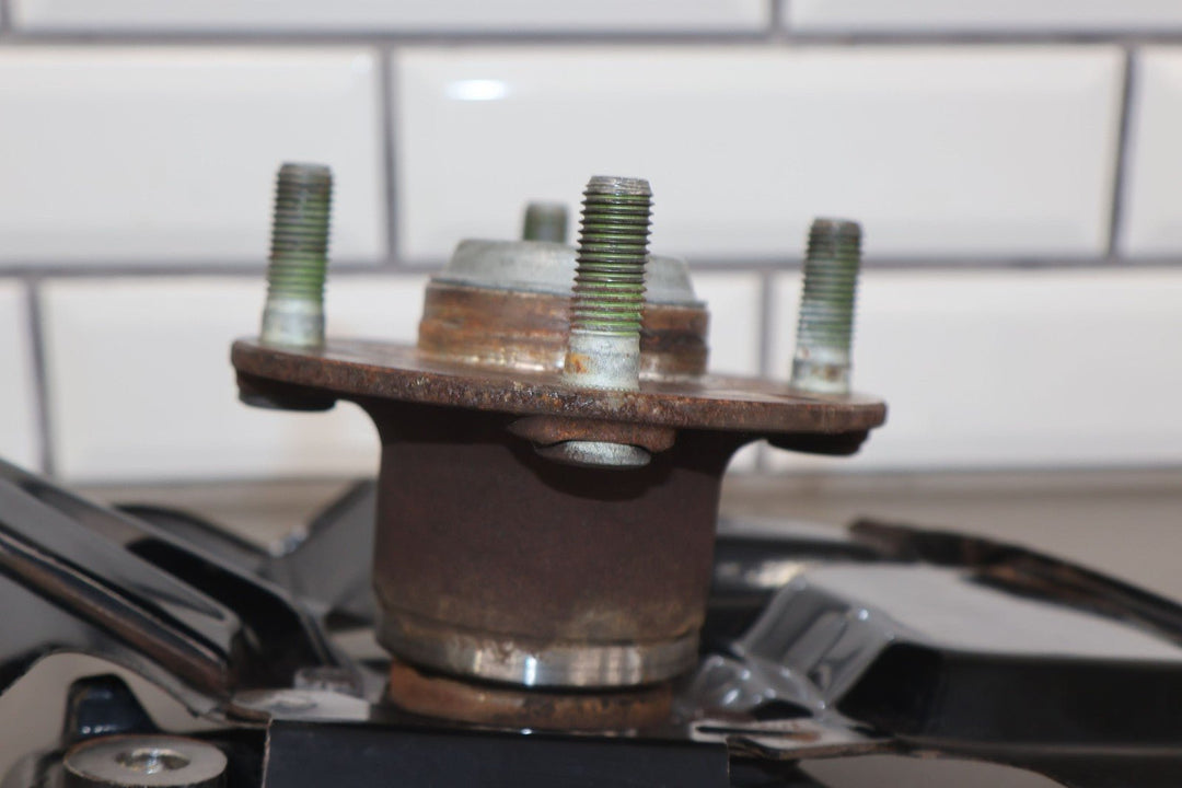 99 - 05 Mazda Miata NB Front Right RH Spindle Knuckle W/ Hub (NON - ABS) 104K Miles