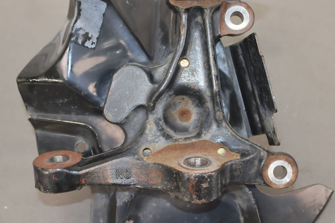 99 - 05 Mazda Miata NB Front Right RH Spindle Knuckle W/ Hub (NON - ABS) 104K Miles