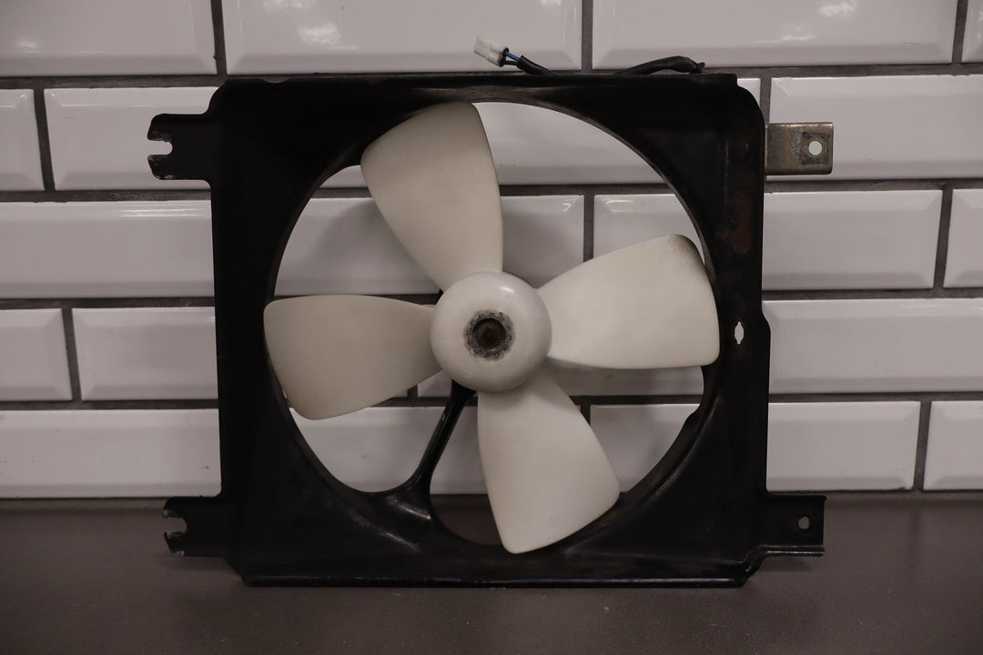 99 - 05 Mazda Miata NB Right RH Engine Cooling Fan W/ Housing