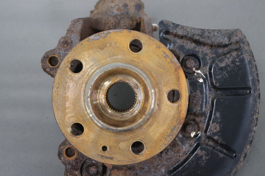 99 - 05 VW Volkswagen Beetle Jetta 1.8T Front Left LH Spindle Knuckle (79K Miles)