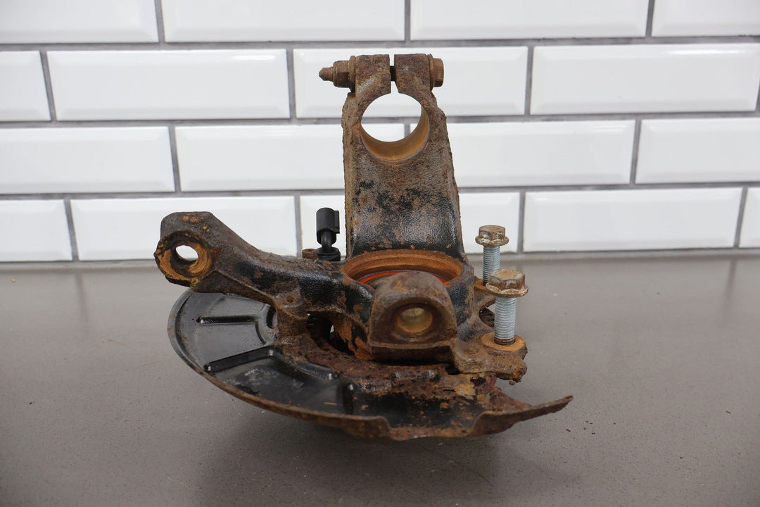 99 - 05 VW Volkswagen Beetle Jetta 1.8T Front Left LH Spindle Knuckle (79K Miles)