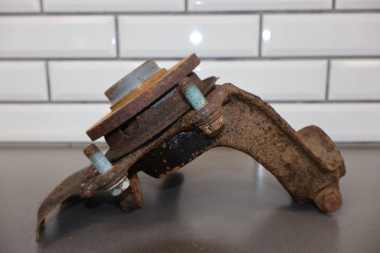 99 - 05 VW Volkswagen Beetle Jetta 1.8T Front Right RH Spindle Knuckle (79K Miles)