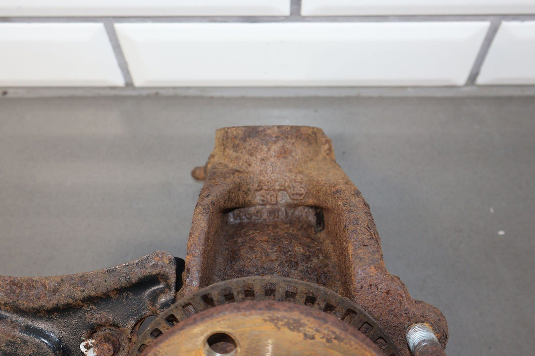 99 - 05 VW Volkswagen Beetle Jetta 1.8T Front Right RH Spindle Knuckle (79K Miles)