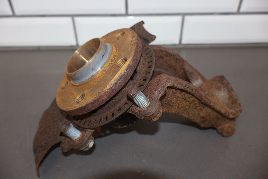 99 - 05 VW Volkswagen Beetle Jetta 1.8T Front Right RH Spindle Knuckle (79K Miles)