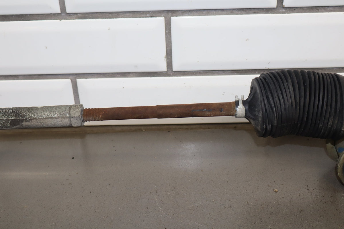 99-06 Chevrolet Silverado Steering Gear With Pitman OEM