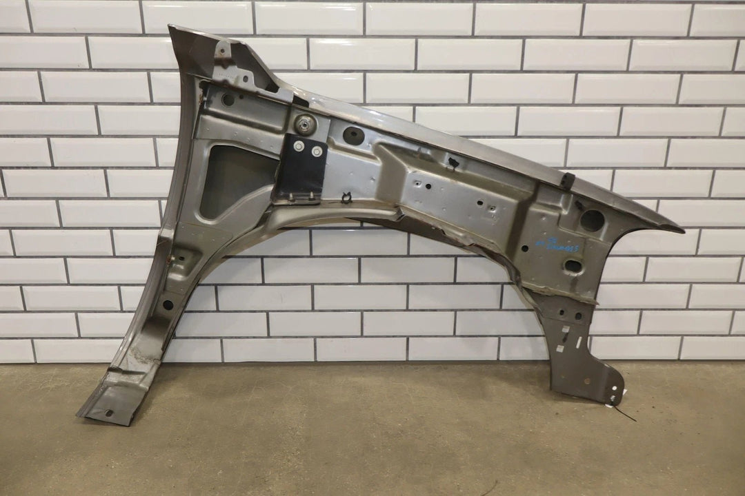 99 - 06 GMC Sierra/Yukon GMT800 Driver Left LH Fender Grey 16U