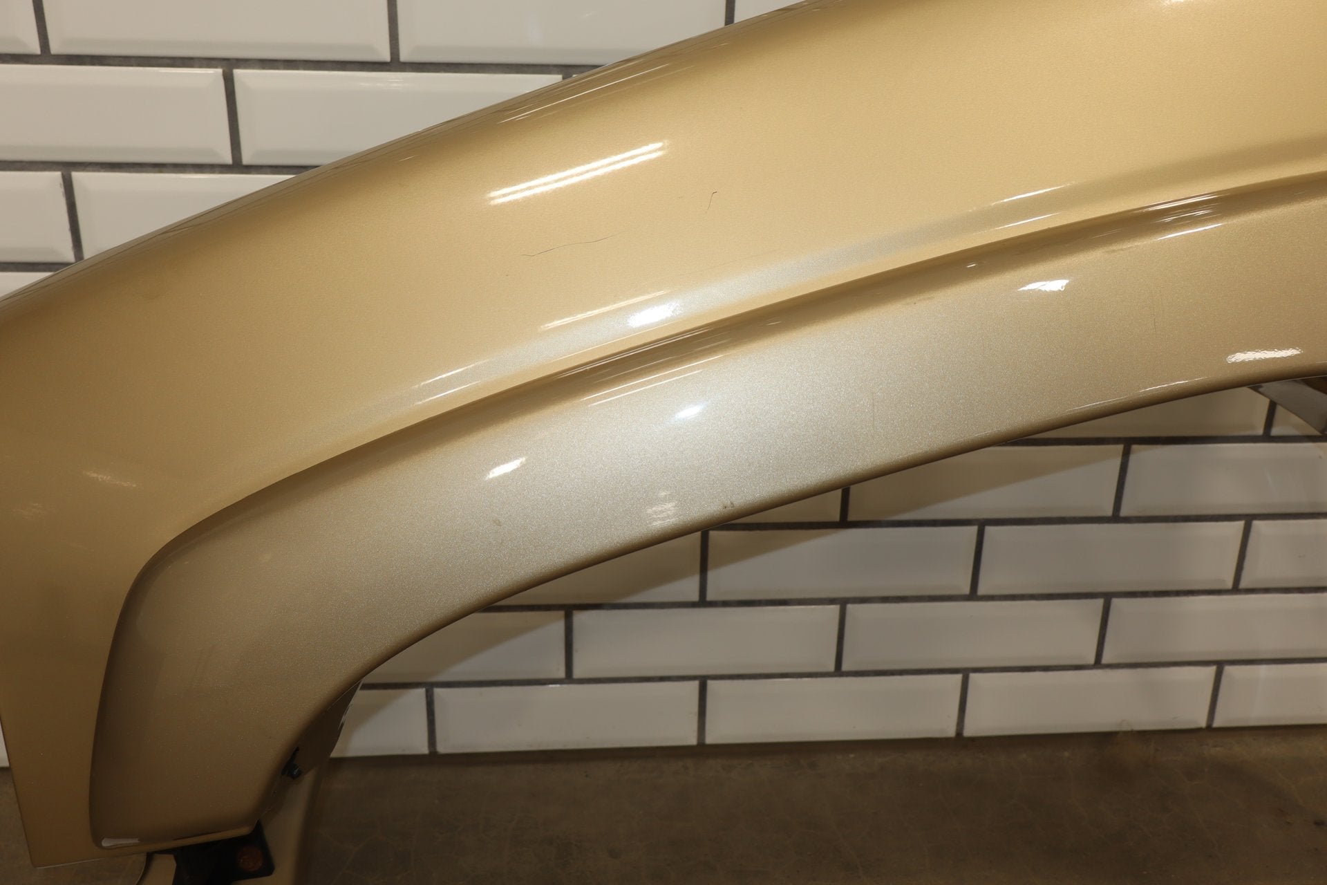 99-06 GMC Sierra/Yukon GMT800 Driver Left LH Fender sand beige metallic 15u