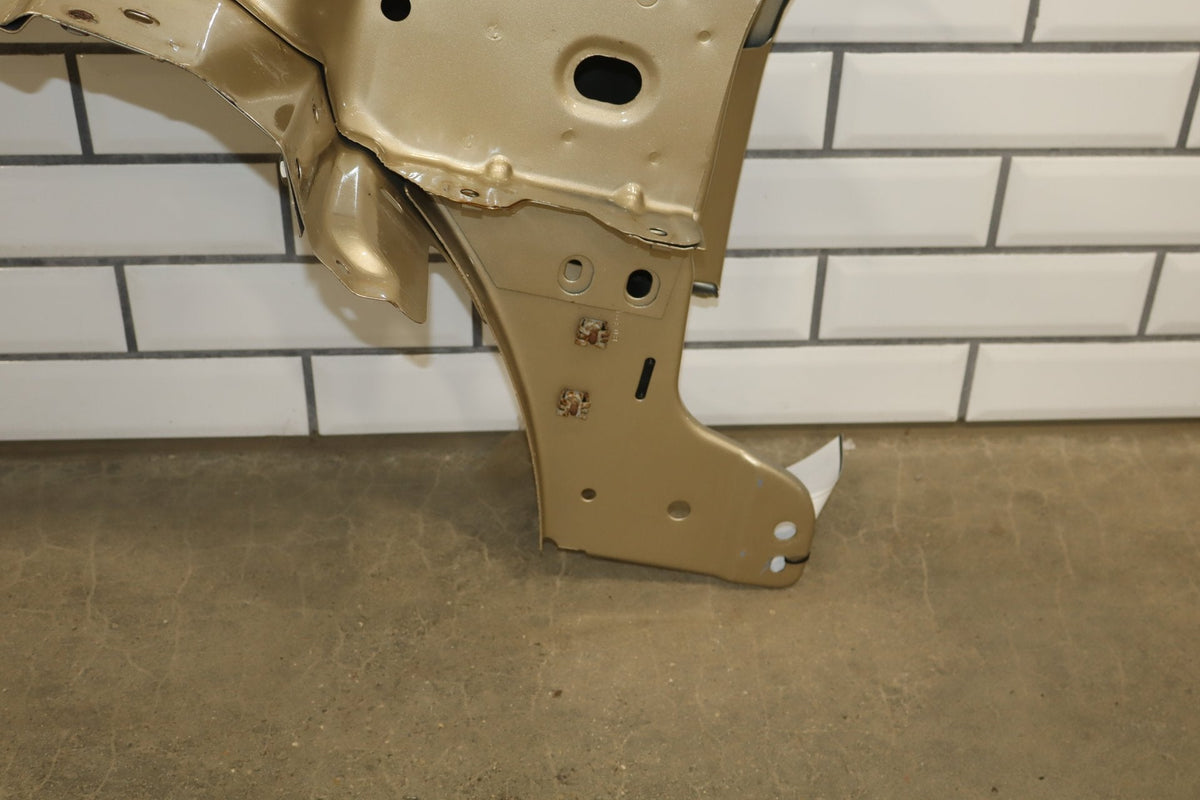 99-06 GMC Sierra/Yukon GMT800 Driver Left LH Fender sand beige metallic 15u