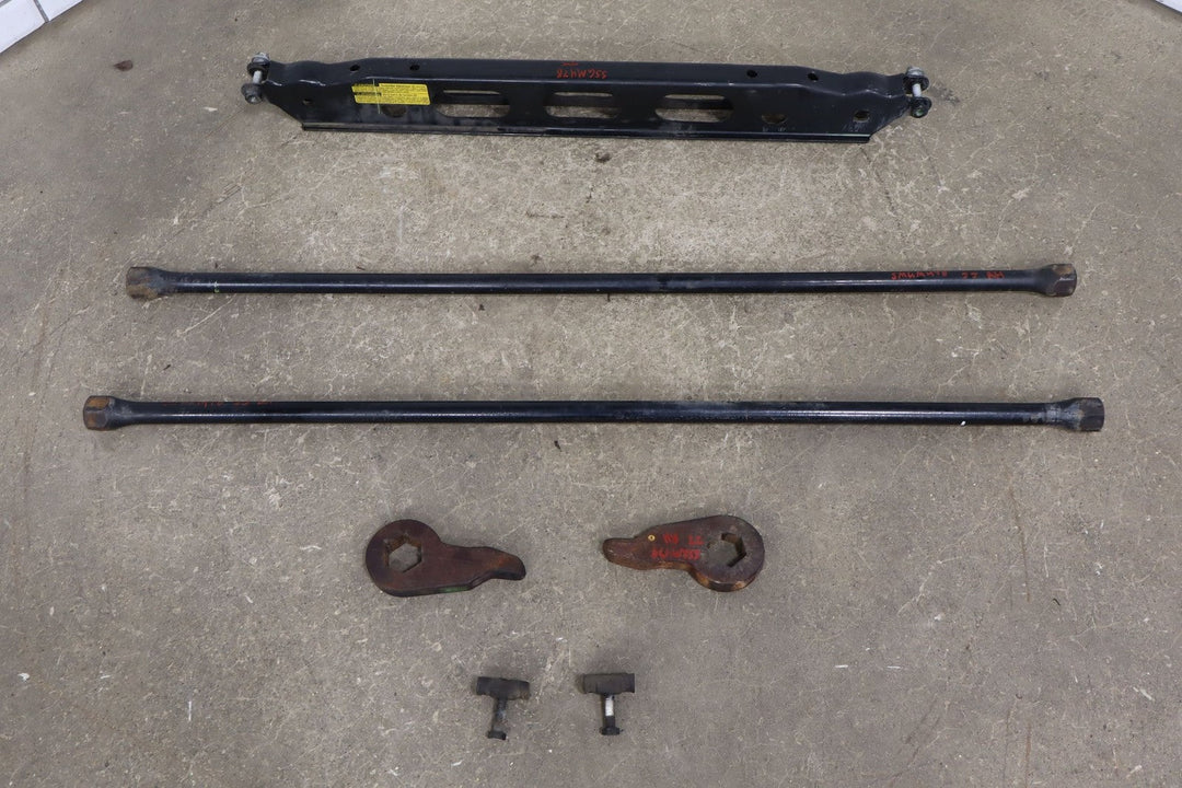 99 - 06 GMC Yukon Denali Tahoe GMT800 4x4/AWD Torsion Bar Kit with Crossmember